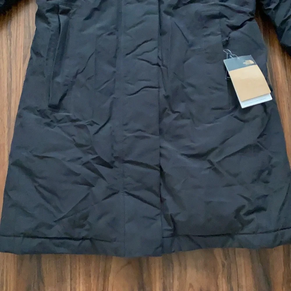 SOLD The North Face Artic Down Parka - Picture 8 of 16